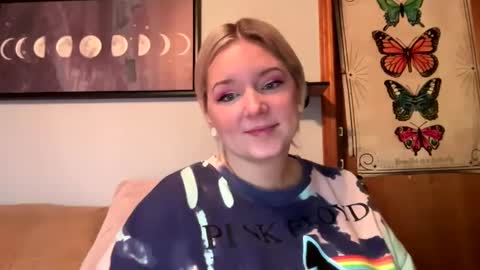 Snapshot of singlesexymom chatting on 01-01-25, 10:35 singlesexymom online show from 01-01-25, 10:35