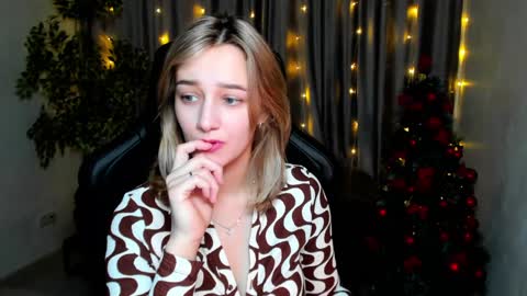 Sinty Noria online show from 12-28-24, 01:08