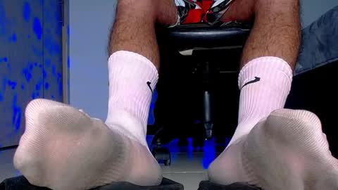 Snapshot of sir_kev66 chatting on 09-27-25, 07:02 only foot worshipers here online show from 09-27-25, 07:02