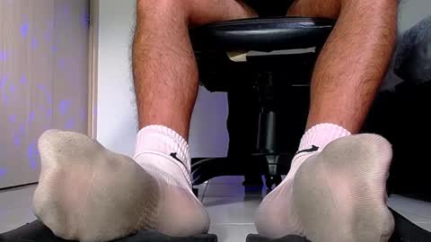 Snapshot of sir_kev66 chatting on 10-03-25, 09:12 only foot worshipers here online show from 10-03-25, 09:12