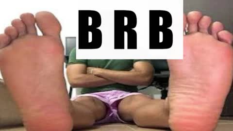 Snapshot of sir_kev66 chatting on 10-27-25, 02:26 only foot worshipers here online show from 10-27-25, 02:26