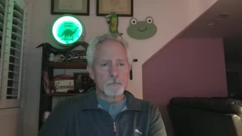 Snapshot of sir_lust_alot chatting on 05-04-26, 01:01 Don Roberto online show from 05-04-26, 01:01