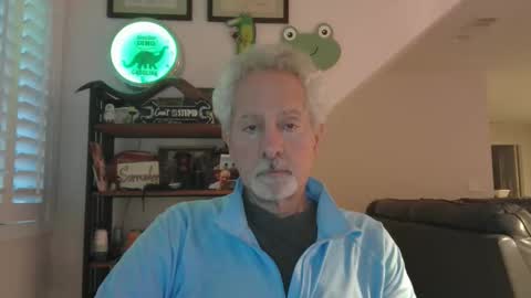 Snapshot of sir_lust_alot chatting on 05-10-26, 10:53 Don Roberto online show from 05-10-26, 10:53