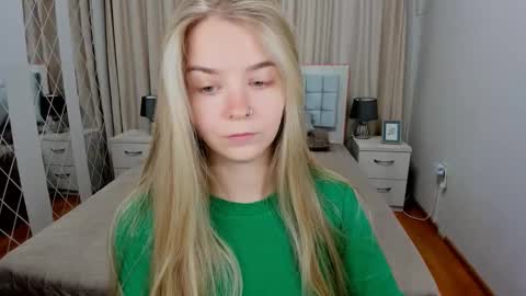 SirenaBloom online show from 10-09-25, 05:38