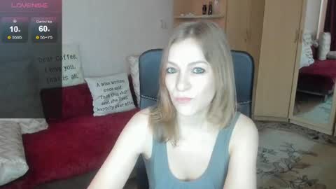 Snapshot of sirenasilk chatting on 07-09-26, 08:40 sirenasilk online show from 07-09-26, 08:40