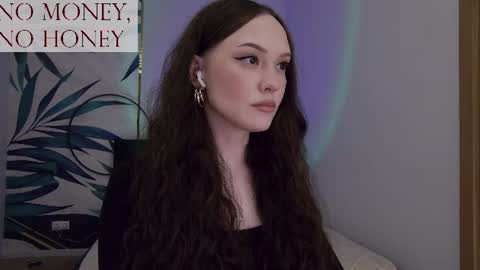 Snapshot of sirenaswhisper chatting on 06-13-26, 08:29 Goddess Sirena online show from 06-13-26, 08:29