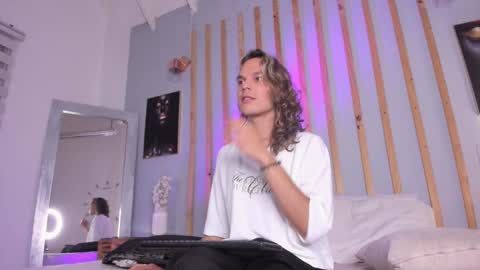 Sirphi Grant online show from 10-17-25, 11:35