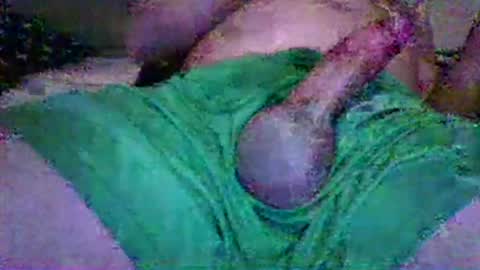 Snapshot of sisinyedz0000 chatting on 12-17-25, 04:02 sisinyedz0000 online show from 12-17-25, 04:02