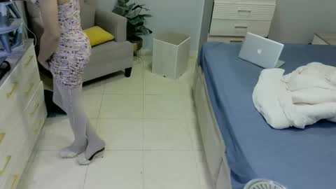 Snapshot of sissy_medlest chatting on 02-17-26, 08:04 D i f a Ana Arbeh shemale online show from 02-17-26, 08:04