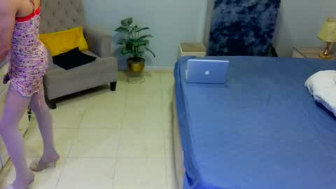 D i f a  Ana Arbeh shemale online show from 04-04-26, 10:46