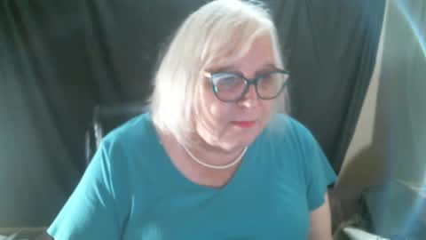 Snapshot of sissydianetx chatting on 12-04-24, 12:41 Sissy Diane online show from 12-04-24, 12:41