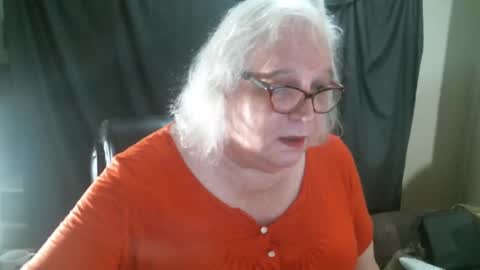 Snapshot of sissydianetx chatting on 12-17-24, 12:34 Sissy Diane online show from 12-17-24, 12:34