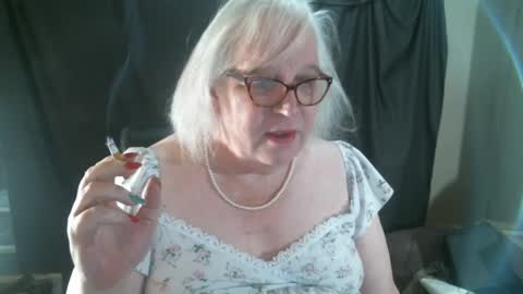 Snapshot of sissydianetx chatting on 12-22-24, 02:06 Sissy Diane online show from 12-22-24, 02:06