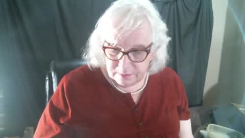 Snapshot of sissydianetx chatting on 12-30-24, 12:32 Sissy Diane online show from 12-30-24, 12:32