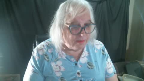 Snapshot of sissydianetx chatting on 01-03-25, 12:33 Sissy Diane online show from 01-03-25, 12:33