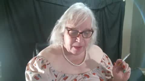 Snapshot of sissydianetx chatting on 01-04-25, 01:53 Sissy Diane online show from 01-04-25, 01:53