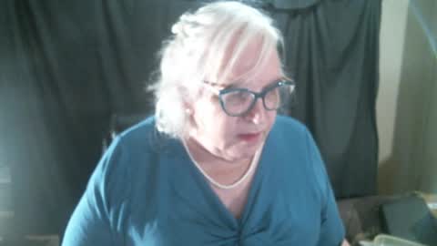 Snapshot of sissydianetx chatting on 01-06-25, 12:27 Sissy Diane online show from 01-06-25, 12:27