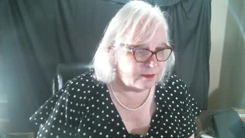 Snapshot of sissydianetx chatting on 01-08-25, 12:38 Sissy Diane online show from 01-08-25, 12:38