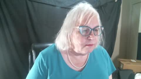 Snapshot of sissydianetx chatting on 01-13-25, 12:30 Sissy Diane online show from 01-13-25, 12:30