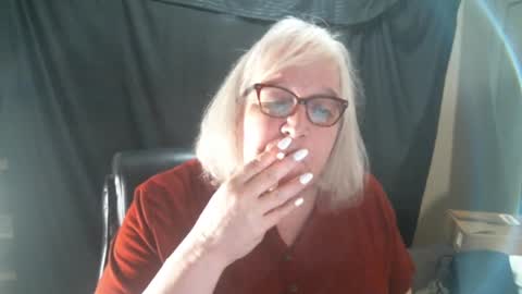 Snapshot of sissydianetx chatting on 01-17-25, 12:31 Sissy Diane online show from 01-17-25, 12:31