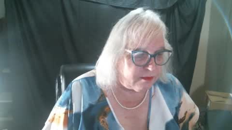 Snapshot of sissydianetx chatting on 01-25-25, 12:38 Sissy Diane online show from 01-25-25, 12:38