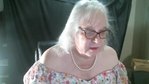 Snapshot of sissydianetx chatting on 01-26-25, 01:47 Sissy Diane online show from 01-26-25, 01:47