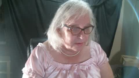 Snapshot of sissydianetx chatting on 02-08-25, 12:38 Sissy Diane online show from 02-08-25, 12:38