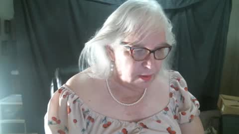 Snapshot of sissydianetx chatting on 02-15-25, 02:00 Sissy Diane online show from 02-15-25, 02:00