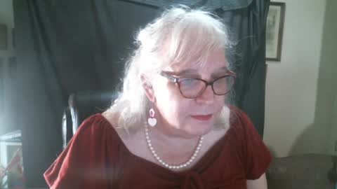 Snapshot of sissydianetx chatting on 09-25-25, 11:30 Sissy Diane online show from 09-25-25, 11:30