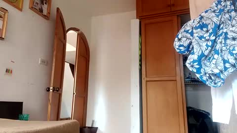 Snapshot of sissydoll_ chatting on 12-31-24, 07:29 TOMY online show from 12-31-24, 07:29