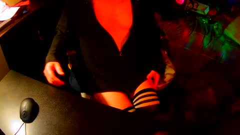 red online show from 09-21-25, 07:59