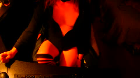 red online show from 10-20-25, 12:44