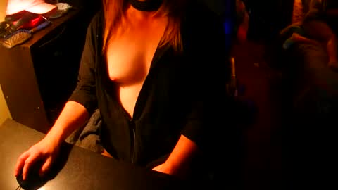 red online show from 10-31-25, 04:02