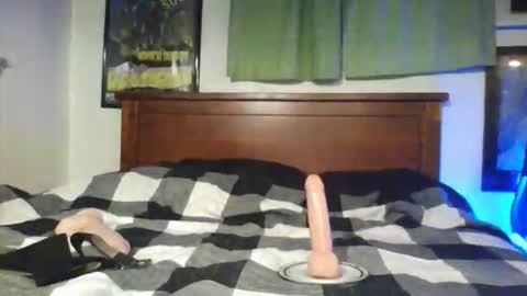 I  messy facials online show from 02-09-26, 10:30