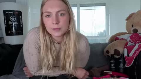 Elise online show from 05-17-26, 10:22