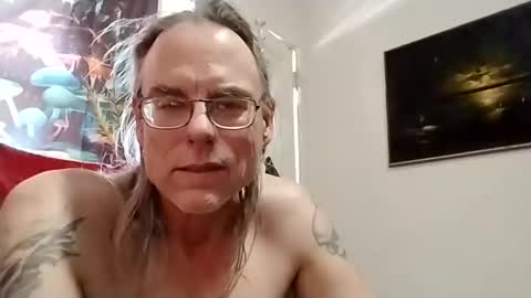 Snapshot of six_will_do chatting on 03-08-26, 08:23 Jimmy B online show from 03-08-26, 08:23