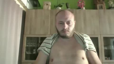 Snapshot of sixten113 chatting on 04-27-26, 03:32 sixten113 online show from 04-27-26, 03:32