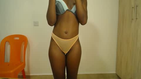 Snapshot of sizzly_ass chatting on 05-03-26, 02:56 sizzly_ass online show from 05-03-26, 02:56