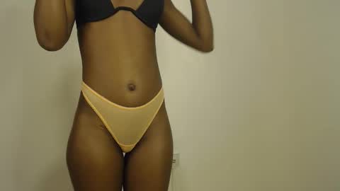 Snapshot of sizzly_ass chatting on 05-11-26, 02:45 sizzly_ass online show from 05-11-26, 02:45