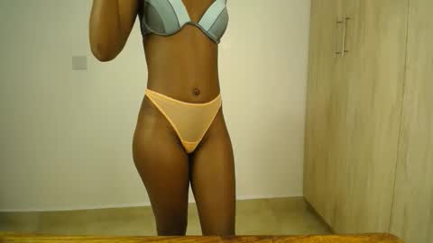 Snapshot of sizzly_ass chatting on 05-15-26, 02:46 sizzly_ass online show from 05-15-26, 02:46