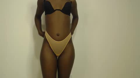 Snapshot of sizzly_ass chatting on 05-17-26, 01:18 sizzly_ass online show from 05-17-26, 01:18