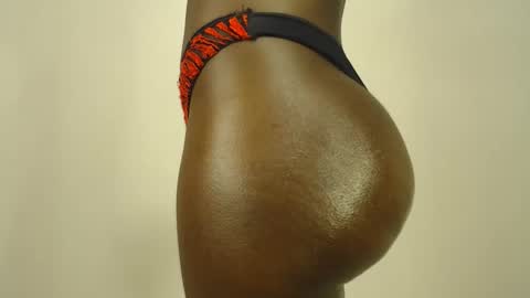 Snapshot of sizzly_ass chatting on 06-04-26, 02:50 sizzly_ass online show from 06-04-26, 02:50