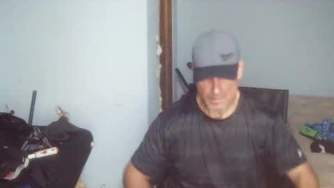 Snapshot of sizzzlenomics chatting on 10-13-25, 01:16 SIZZZLENOMICS online show from 10-13-25, 01:16