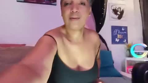 Skarlleth online show from 12-20-25, 06:04