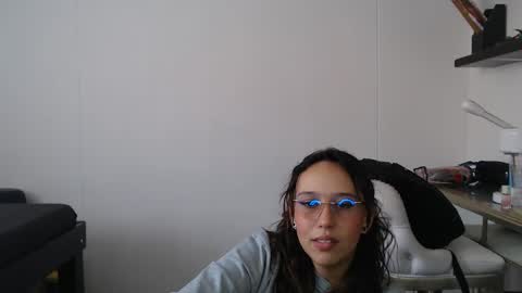 Alice online show from 02-05-25, 02:37