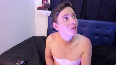 Snapshot of skarleth_and_aaron chatting on 03-11-25, 07:14 Skarleth and Aaron online show from 03-11-25, 07:14