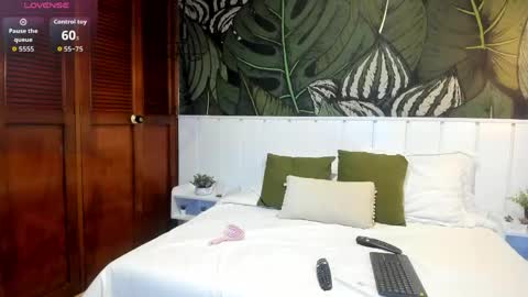 skarletkiss_ online show from 04-23-26, 05:59