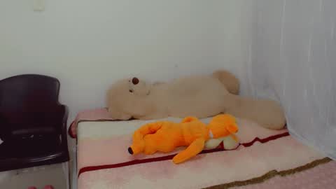 Snapshot of skarlett2072 chatting on 10-09-25, 02:53 Arlett online show from 10-09-25, 02:53