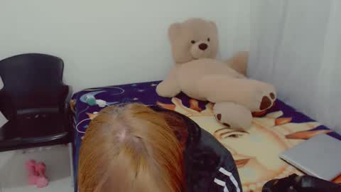 Snapshot of skarlett2072 chatting on 10-16-25, 03:07 Arlett online show from 10-16-25, 03:07