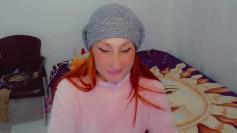 Snapshot of skarlett2072 chatting on 11-04-25, 02:21 Arlett online show from 11-04-25, 02:21